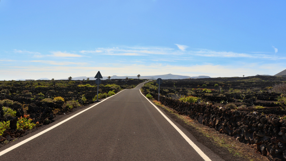 Canarias / Canary Islands, Lanzarote road, way, driving