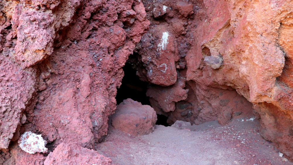 Kanáry, Lanzarote, keška v jeskyni